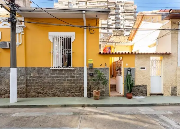 Quarto Em Casa De Vila Em Botafogo, Rio De Janeiro